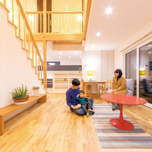  Ua値0.28、C値0.1という世界基準の高気密・高断熱性能に加え、24時間全熱交換型換気システムにより、エアコン1台で家中どこにいても温度差のない、空気のきれいな住環境を実現。
<br>光熱費を抑えるとともに身体への負担も少なくて快適