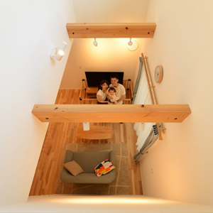 夏は2階のエアコンから涼しい風が1階に流れ快適