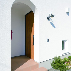 アーチのポーチでお出迎え